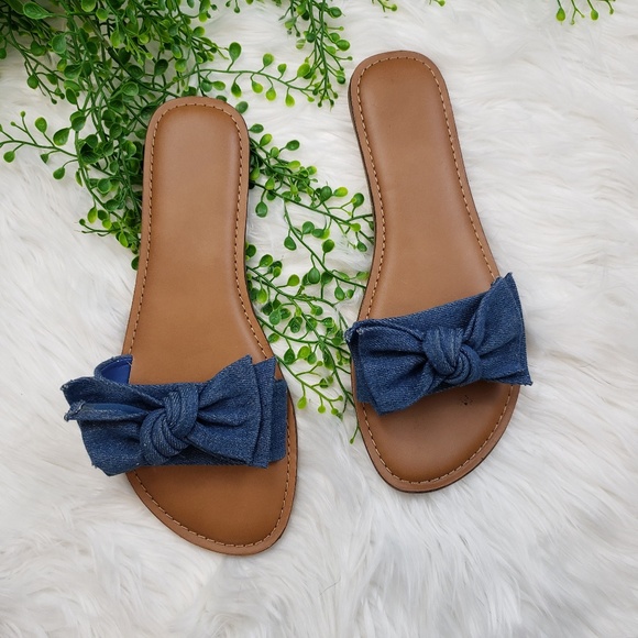 time and tru bow sandals